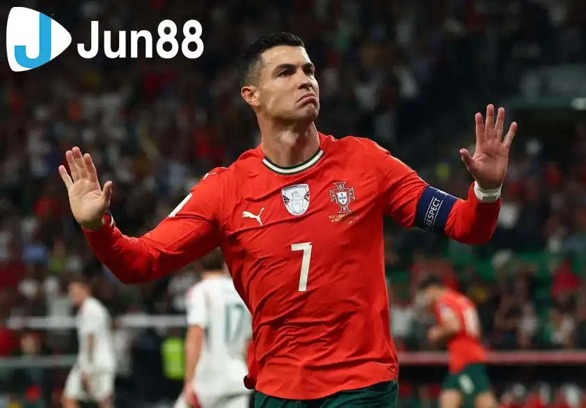 3 điểm trước Ireland sẽ giúp Ronaldo và các đồng đội chính thức có vé dự World Cup. 3 điểm trước Ireland sẽ giúp Ronaldo và các đồng đội chính thức có vé dự World Cup.