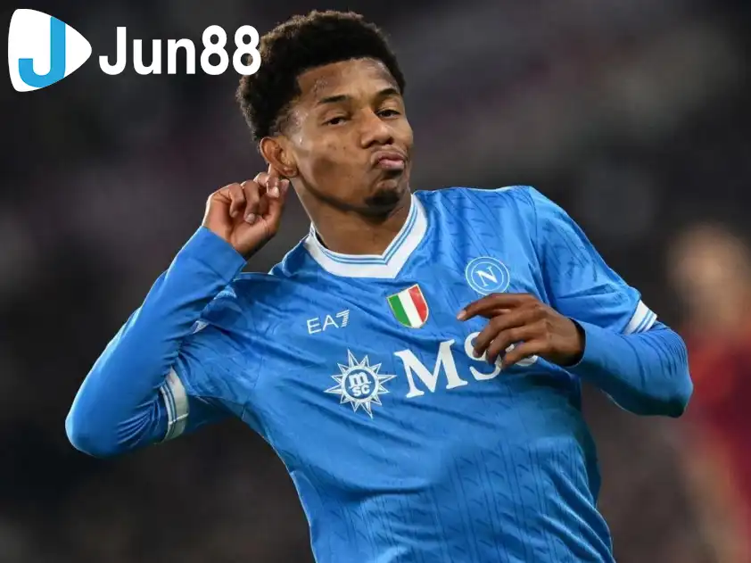 Thiếu vắng Neres đang có phong độ cao sẽ là khó khăn nhất định cho hàng công Napoli ở màn so tài với Cagliari (Ảnh: Football Italia) Thiếu vắng Neres đang có phong độ cao sẽ là khó khăn nhất định cho hàng công Napoli ở màn so tài với Cagliari (Ảnh: Football Italia)